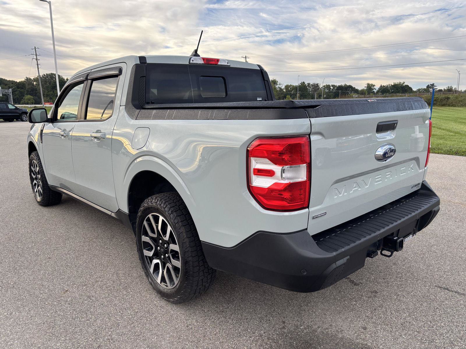 Used 2024 Ford Maverick Lariat FWD image 3
