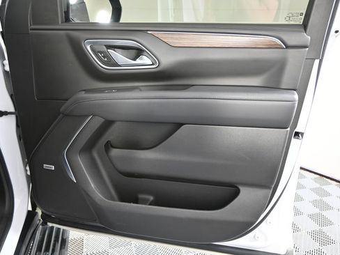 Used 2021 Chevrolet Suburban High Country AWD/4WD image 12