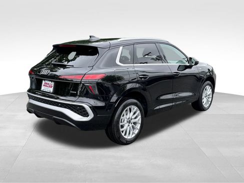 New 2026 Audi Q3 quattro 2.0T AWD/4WD image 7