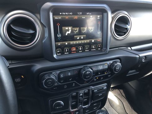 Used 2019 Jeep Wrangler Unlimited Rubicon w/ Dual Top Group image 21