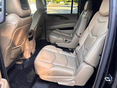 Used 2019 Cadillac Escalade ESV Platinum AWD/4WD image 15