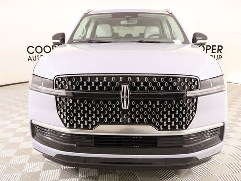 New 2026 Lincoln Navigator Reserve AWD/4WD image 10