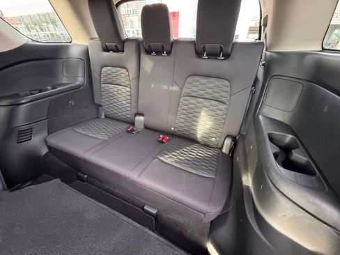 Certified 2022 Nissan Pathfinder SV w/ SV Black Package image 22