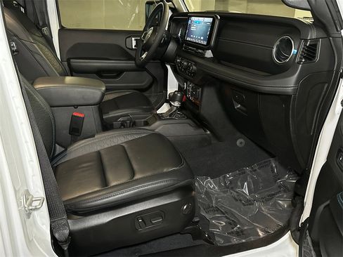Used 2024 Jeep Wrangler High Altitude image 10