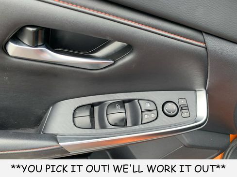 Used 2025 Nissan Sentra SR FWD image 12