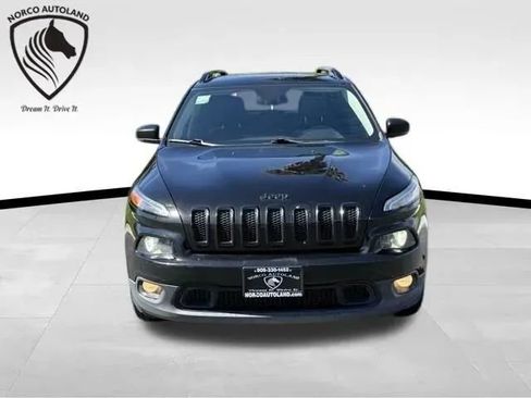 Used 2017 Jeep Cherokee Limited FWD image 2