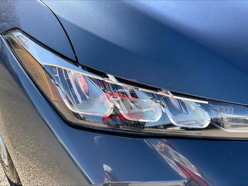 Used 2022 Toyota Avalon XLE image 26