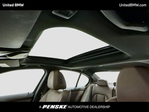 Used 2020 BMW 330i Sedan w/ Premium Package image 12