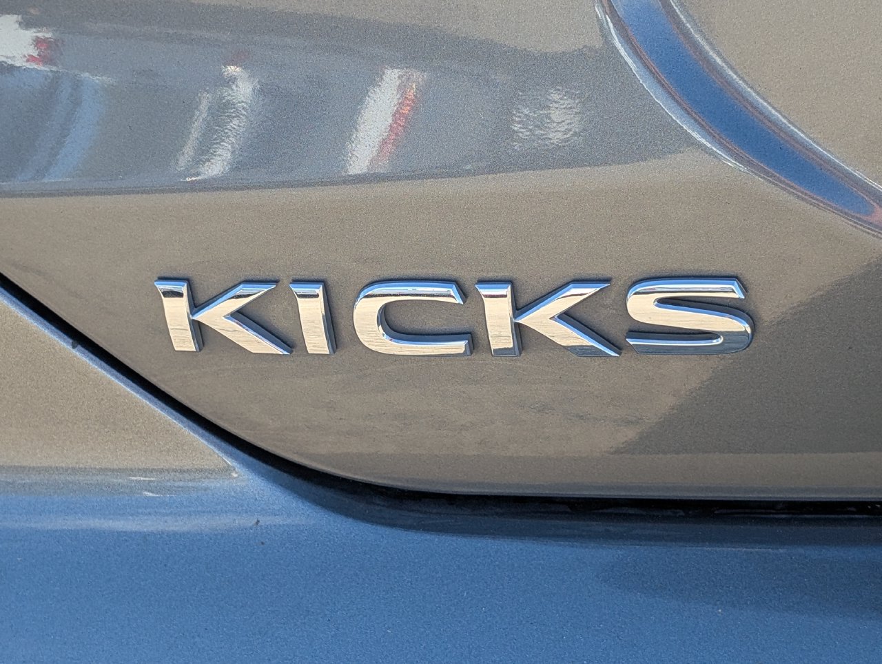 Used 2025 Nissan Kicks Play S FWD image 7