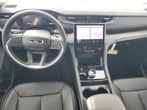 New 2025 Jeep Grand Cherokee Limited w/ Trailer Tow Package image 13