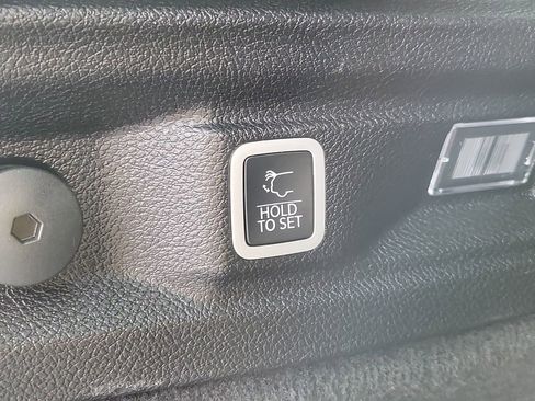 Used 2023 Jeep Grand Cherokee L Overland AWD/4WD image 10