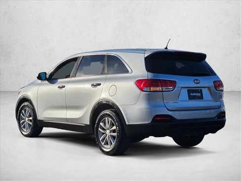 Used 2017 Kia Sorento L FWD image 8