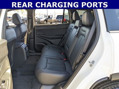 New 2026 Jeep Cherokee Laredo image 15