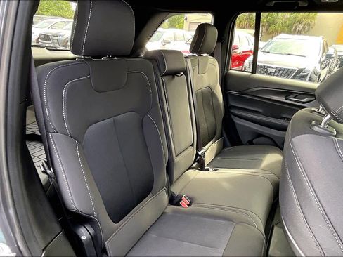 Used 2025 Jeep Grand Cherokee Laredo X w/ Luxury Tech Group I RWD image 26