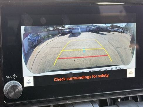 Used 2025 Toyota RAV4 XLE FWD image 18