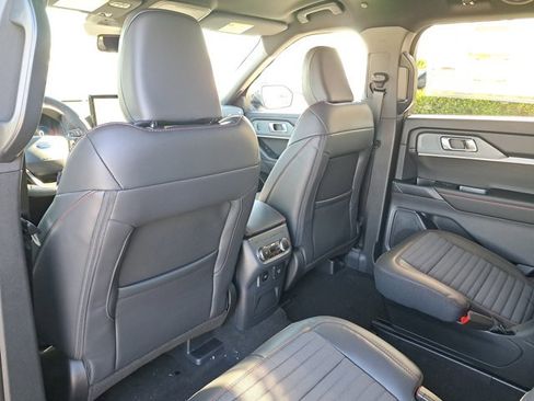 New 2026 Ford Explorer ST-Line w/ ST-Line Street Pack image 12