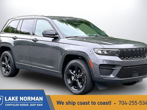Certified 2023 Jeep Grand Cherokee Altitude AWD/4WD image 1