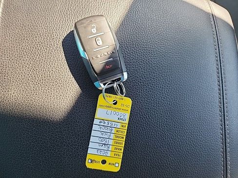 Used 2022 RAM 1500 Big Horn AWD/4WD image 32