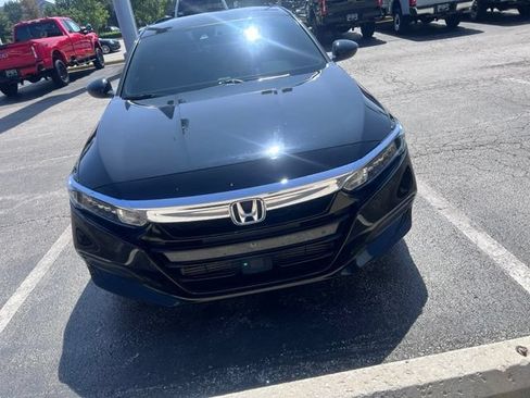 Used 2018 Honda Accord LX image 3