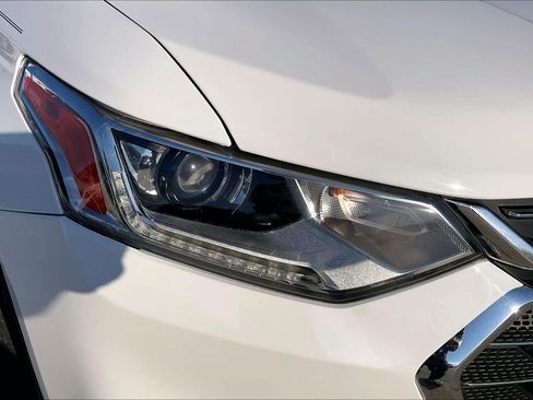 Used 2019 Chevrolet Traverse LT FWD image 26
