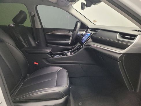 Used 2023 Jeep Grand Cherokee L Limited RWD image 21