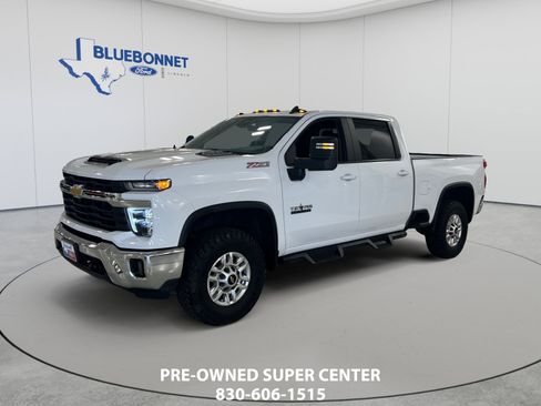Used 2025 Chevrolet Silverado 2500 LT w/ Texas Edition AWD/4WD image 1