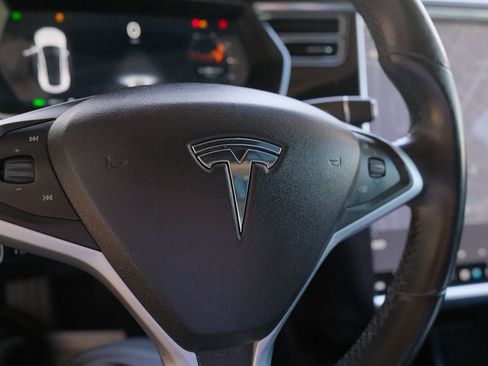 Used 2015 Tesla Model S 70 RWD image 35