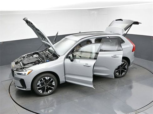 New 2026 Volvo XC60 B5 Plus w/ Protection Package Premier image 52