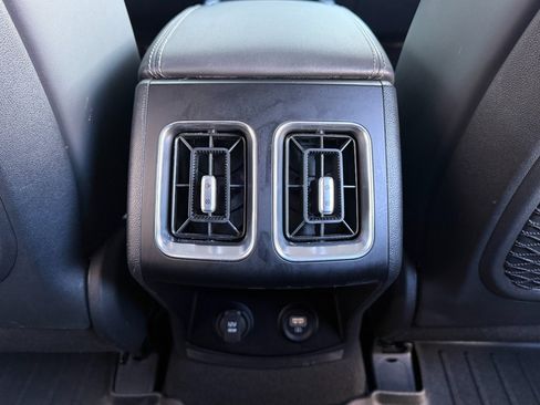 Used 2024 Kia Sorento EX image 30