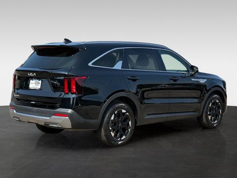 Used 2024 Kia Sorento S FWD image 5