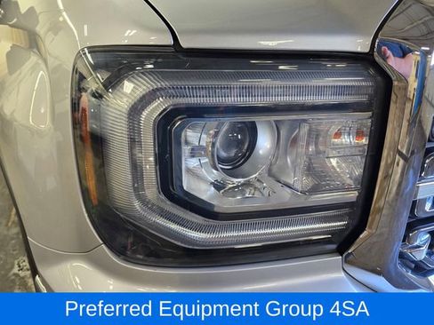 Used 2018 GMC Sierra 1500 SLT w/ SLT Premium Package AWD/4WD image 5