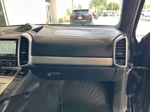 Used 2016 Porsche Cayenne GTS image 24