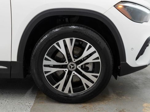 Used 2025 Mercedes-Benz GLA 250 4MATIC w/ Winter Package image 32