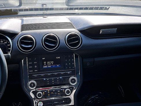 Used 2018 Ford Mustang Coupe image 6