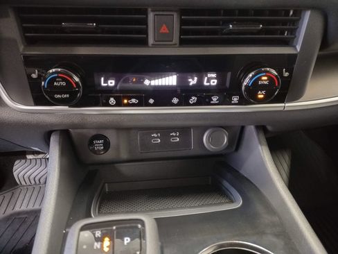 Used 2026 Nissan Rogue SV w/ Cold Weather Package AWD/4WD image 32