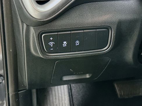 Used 2025 Kia Soul LX w/ LX Technology Package image 17