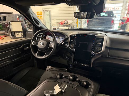Used 2025 RAM 2500 Big Horn AWD/4WD image 12