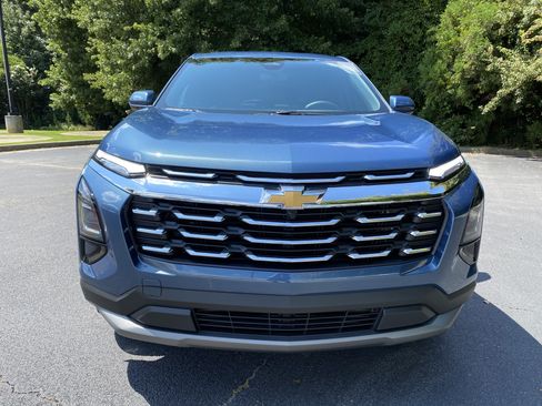 Used 2027 Chevrolet Equinox LT FWD image 3