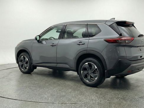 Used 2025 Nissan Rogue SV FWD image 6