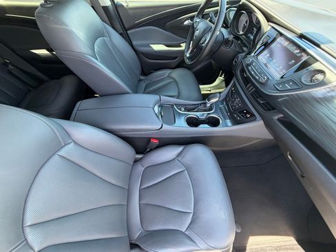 Used 2019 Buick Envision Essence w/ LPO, Active Package FWD image 10