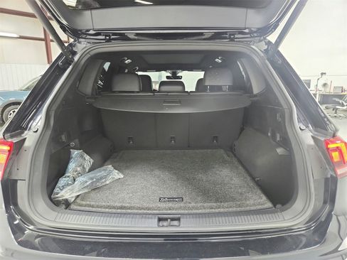 Used 2024 Volkswagen Tiguan SEL R-Line image 49