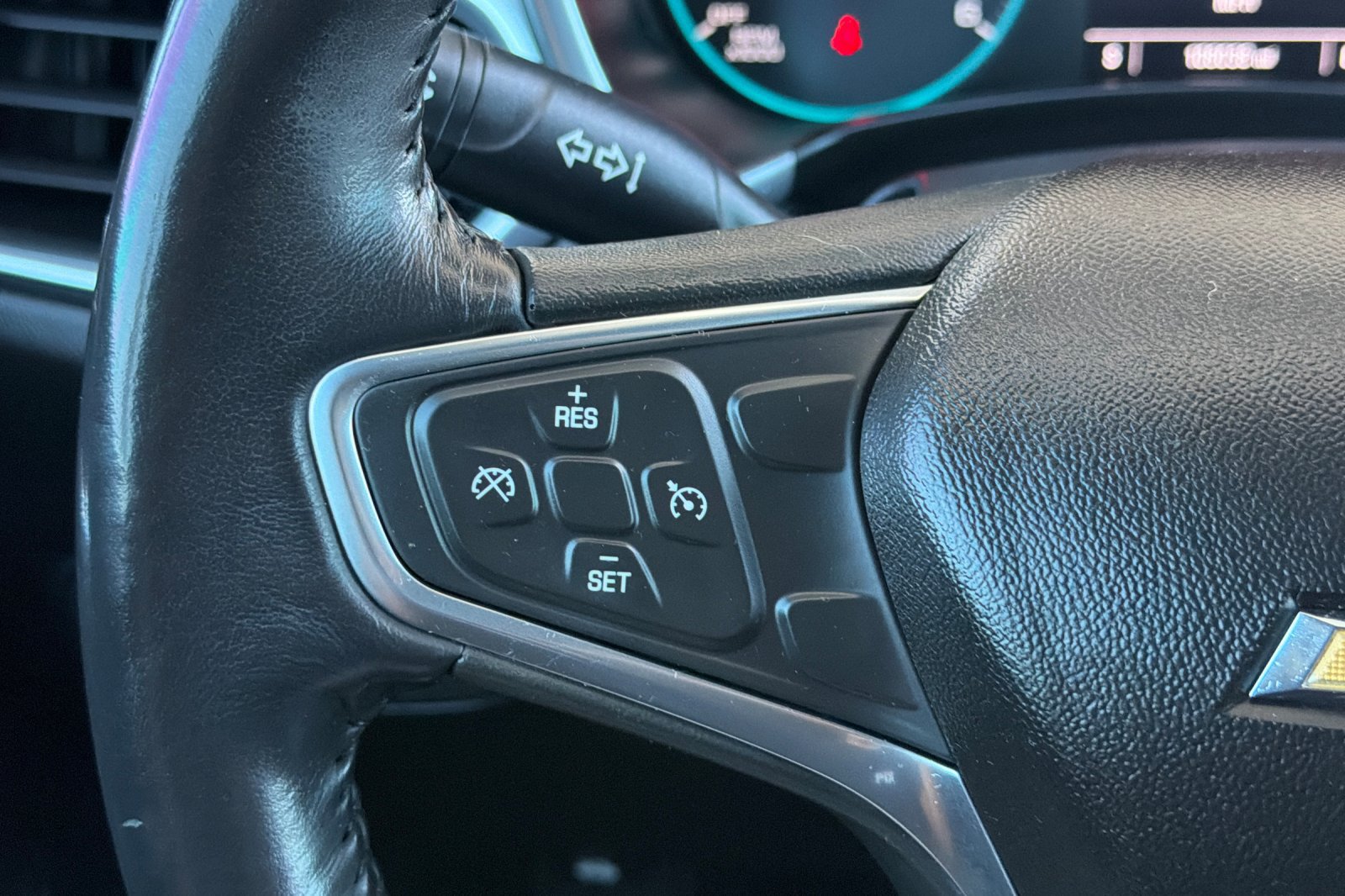 Used 2018 Chevrolet Equinox LT FWD image 30