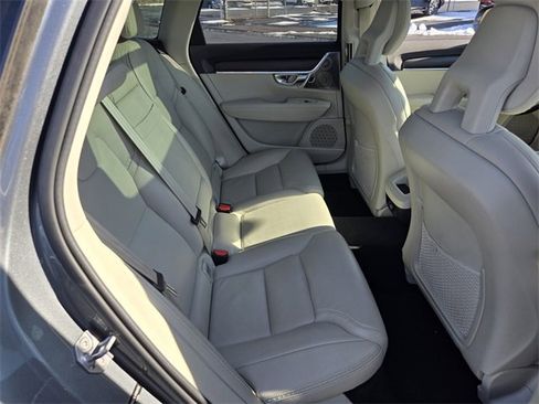 Used 2017 Volvo V90 T6 Cross Country image 18