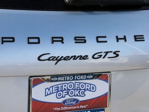 Used 2016 Porsche Cayenne GTS image 9