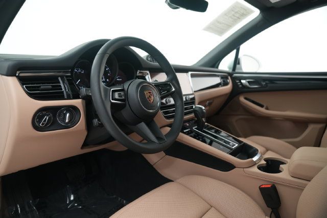 Certified 2026 Porsche Macan AWD/4WD image 11