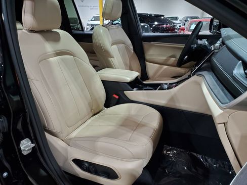 Used 2023 Jeep Grand Cherokee Limited w/ Luxury Tech Group II AWD/4WD image 13