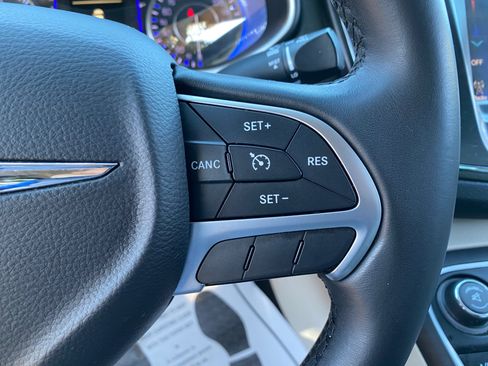 Used 2017 Chrysler 200 Limited Platinum image 58