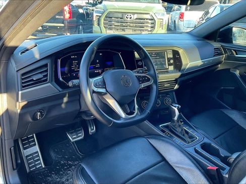 Used 2023 Volkswagen Jetta Sport image 15