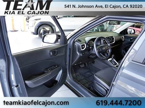 Used 2024 Hyundai Venue Limited FWD image 37