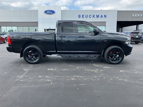 Used 2018 RAM 1500 Express w/ Black Ram 1500 Express Group AWD/4WD image 10